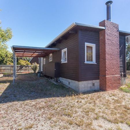 Southern Lakes Sweetie - Albert Town Bach Wanaka Exterior photo